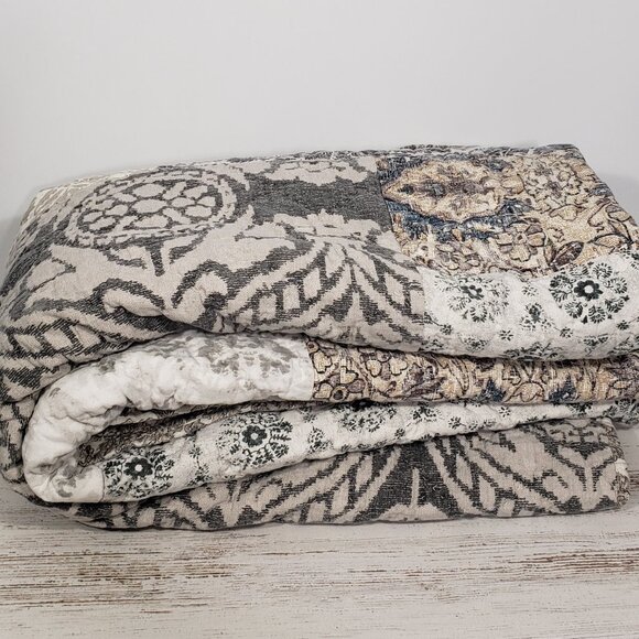 Pottery Barn  Heavy,  reversible Queen Sized Quilt  94" X 90" - Picture 1 of 10